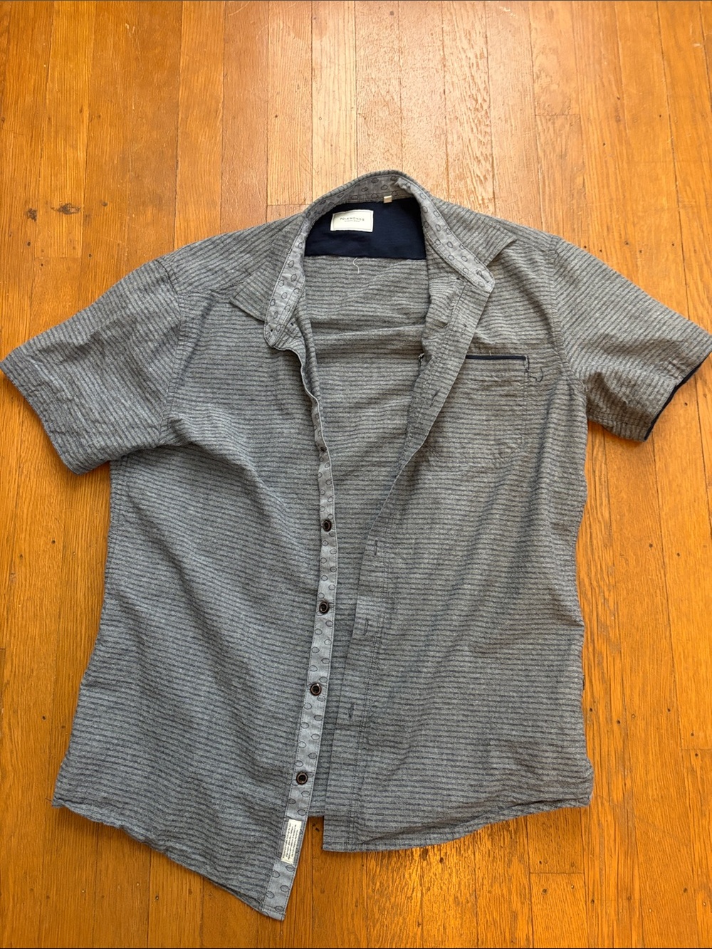 7 Diamonds Men's Gray Short-Sleeve Button-Down Shirt with Navy Trim